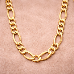 10K Gold Lightweight Men’s Figaro Link Chain Necklace (7.2mm)